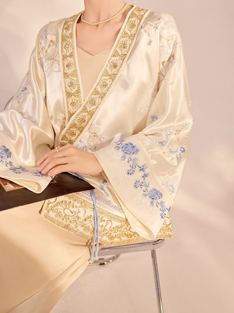 جاكيت نسائي فاخر جديد لربيع 20 - مراجعة Women'S Fashion For 2026 وسعره