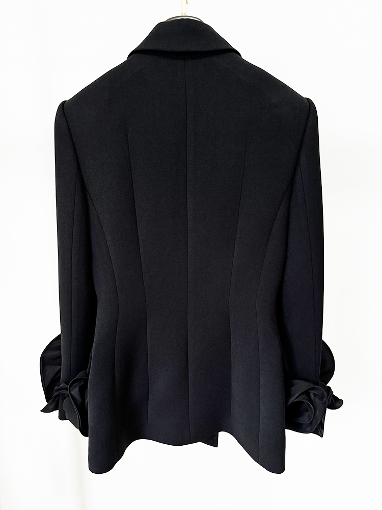 سترة مزدوجة الصدر مزينة بالزهو - مراجعة Velvet Blazer Women وسعره
